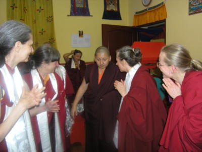 Dzietsün Khandro Rinpocze [Jetsün Khandro Rinpoche] Drubkhang - tradycyjne trzyletnie odosobnienie